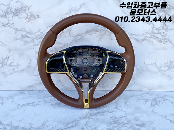 마세라티 기블리 콰트로포르테 스티어링 휠
