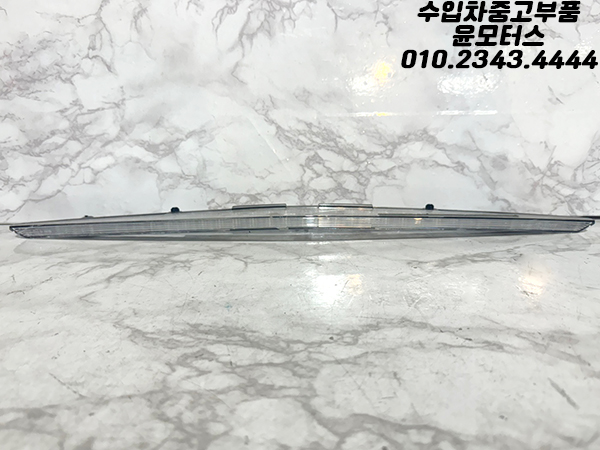 람보르기니 우루스 뒤 중앙상단 브레이크 등 4ML945097 Lamborghini Urus Rear Center High Mount Brake Light Stop Lamp