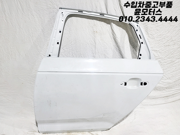 아우디 A4 8W 운전석 뒷도어 문짝
