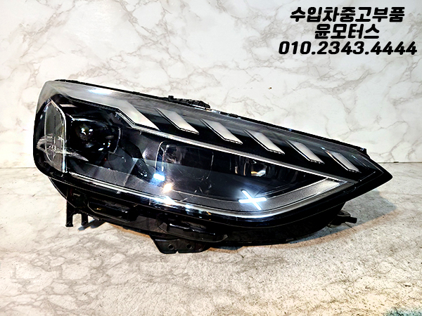 아우디 A4 8W0 헤드라이트 전조등 헤드램프 8W0941034