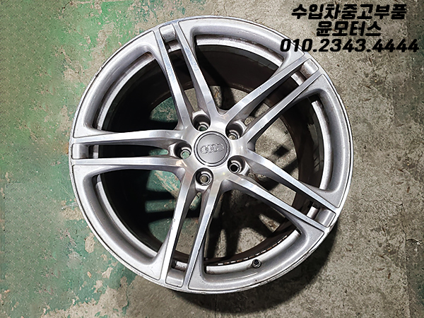 아우디 R8 19인치 뒷 휠 11JX19H2 420601025J Audi R8 Rear Wheel