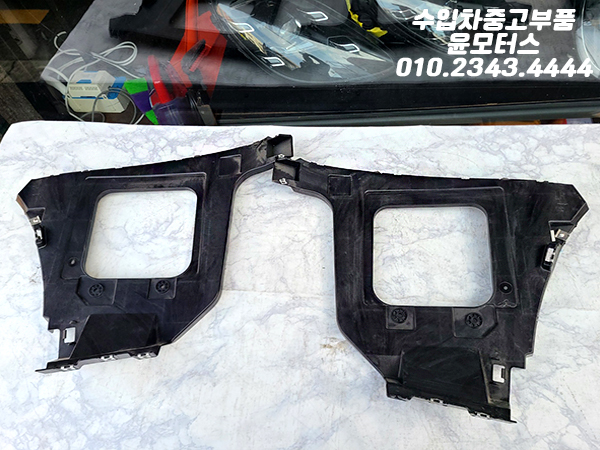벤틀리 벤테이가 뒷범퍼 안집 36A807023 36A807024 Bentley Bentayga Rear Bumper Guide