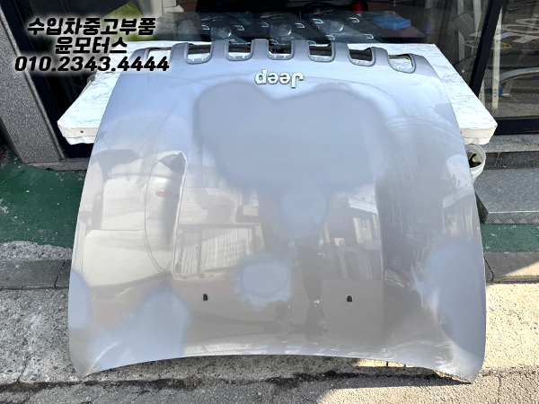 지프 그랜드체로키 본넷