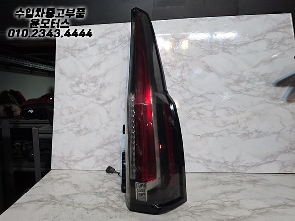 캐딜락 에스컬레이드 조수석 후미등 84211921