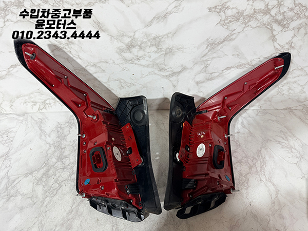 케딜락  XT5 후미등 한대분